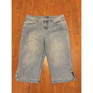 Bandolino Women’s Capris size 10 cute floral embroidered denim